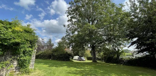 Camping fraiteux - 33 emplacements