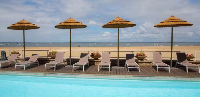 Arc-Hôtel sur Mer