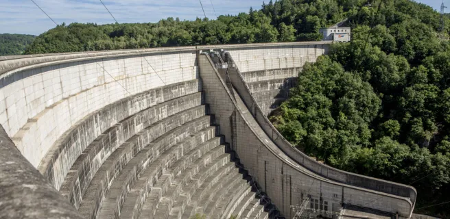 Barrage de Bort-les-Orgues usine intérieure