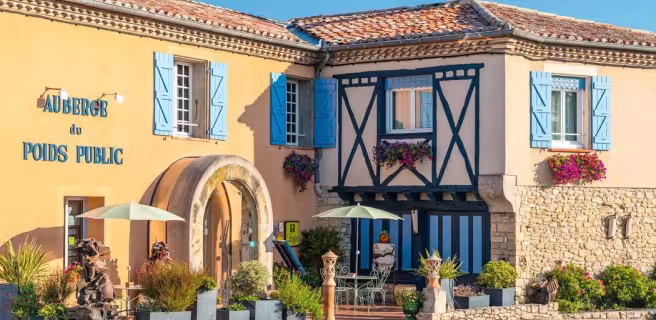 auberge-du-poids-public-facade