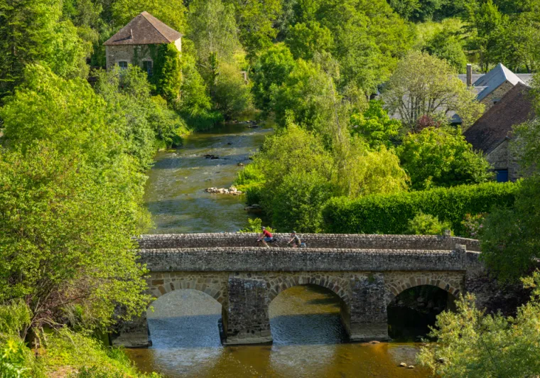 Cyclistes à Saint-Céneri-le-Gérei