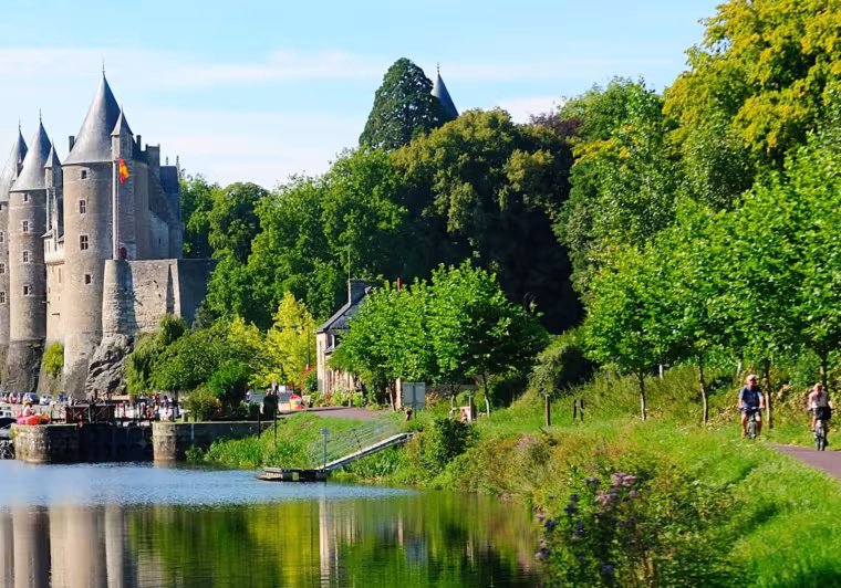 Vélo sur le canal de Nantes à Brest
