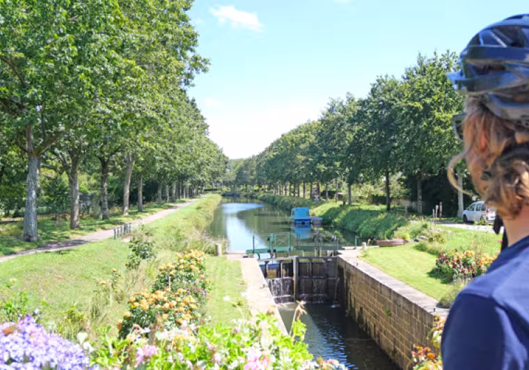 Sur le canal de Nantes à Brest