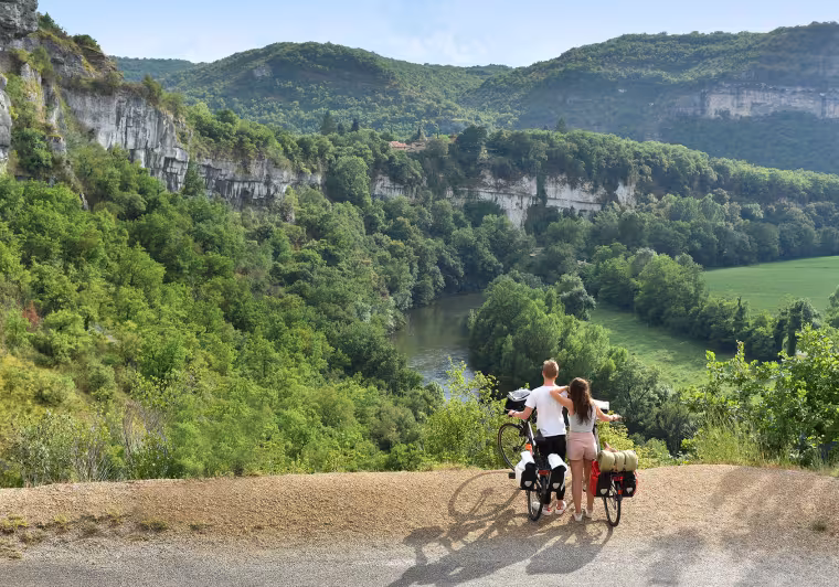 Surplomb sur la vallée de l'Aveyron