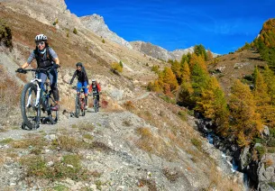 Sentier sur la Grande Traversée l'Alpes-Provence