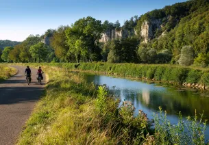 Le Doubs sur l'EuroVelo 6 près de Baume-les-Dames