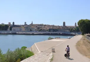 Piste cyclable à Arles