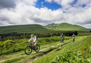 Traversées volcaniques des plus vielles montagnes de France