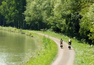 A cycle route along the Nivernais
