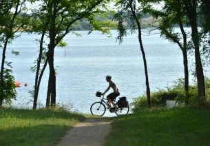 Une baignade au lac du Cébron 