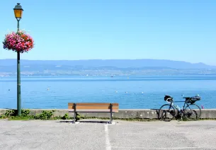 Au bord du lac Léman à vélo
