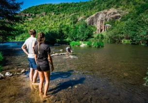 Pause les pieds dans l'eau, au bord de l'Allier