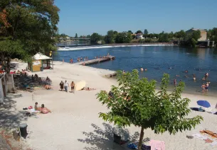Clairac et sa plage sur le Lot