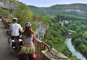 Route de la corniche à vélo, Vallée et Gorges de l'Aveyron