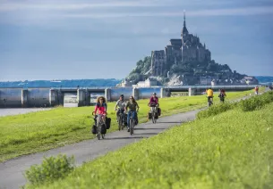 Vélo en famille au Mont St-Michel
