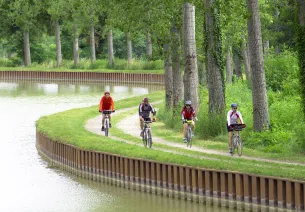 Pédaler le long du Canal de Bourgogne