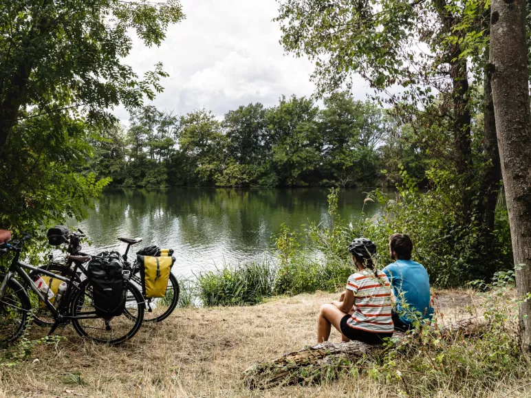 Pause vélo entre Auxonne et Saint-Seine-en-Bâche