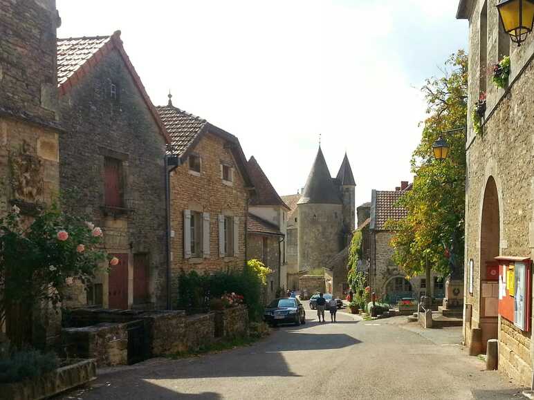 Châteauneuf-en-Auxois, "Plus beaux villages de France"