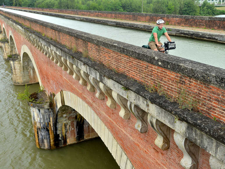 Le pont canal du cacor, le pont canal en briques