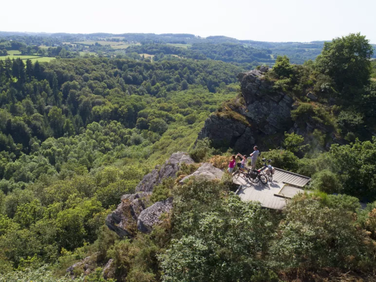Prenez de la hauteur à la Roche d’Oëtre