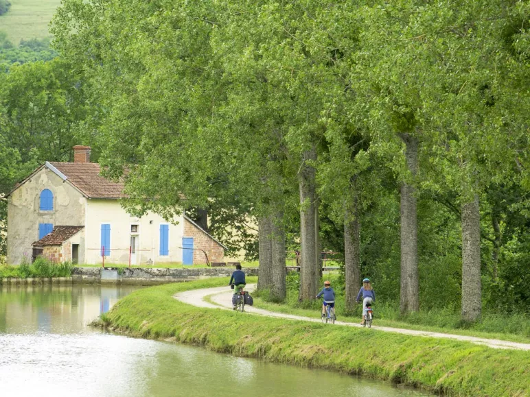 Le Canal de Bourgogne à vélo